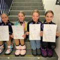 Amita, Elena, Freya und Jasmina beim VIBE 2024, 4x 1. Platz